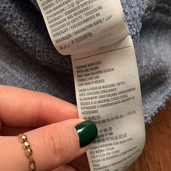 XS/S Abercrombie & Fitch blue v-neck pullover hoodie. In good condition. - Picture 7 of 9